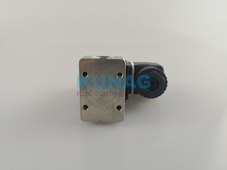 3013型两通电磁阀 不锈钢阀体 G1/4接口